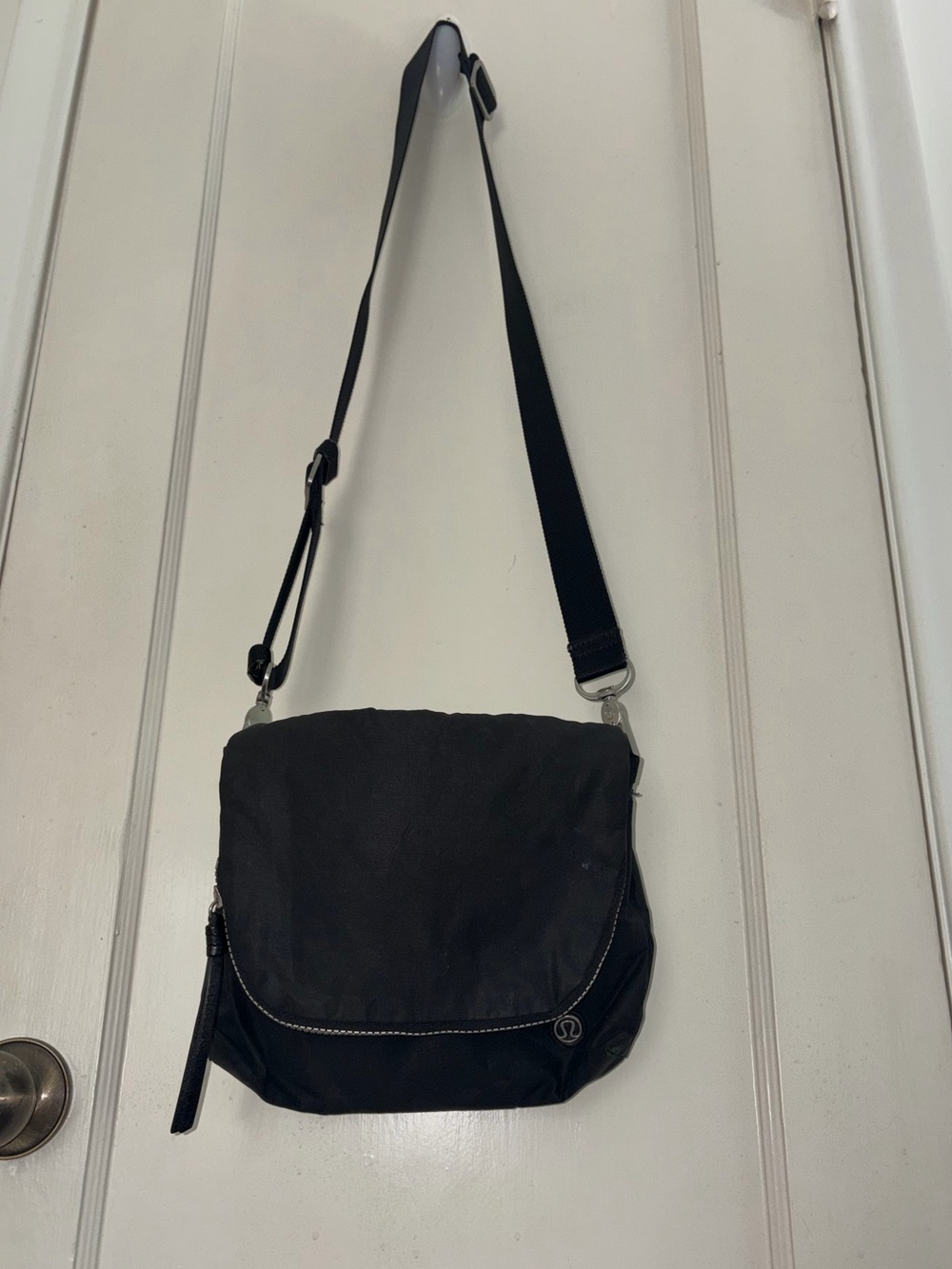 Lululemon Party Om crossbody messenger bag